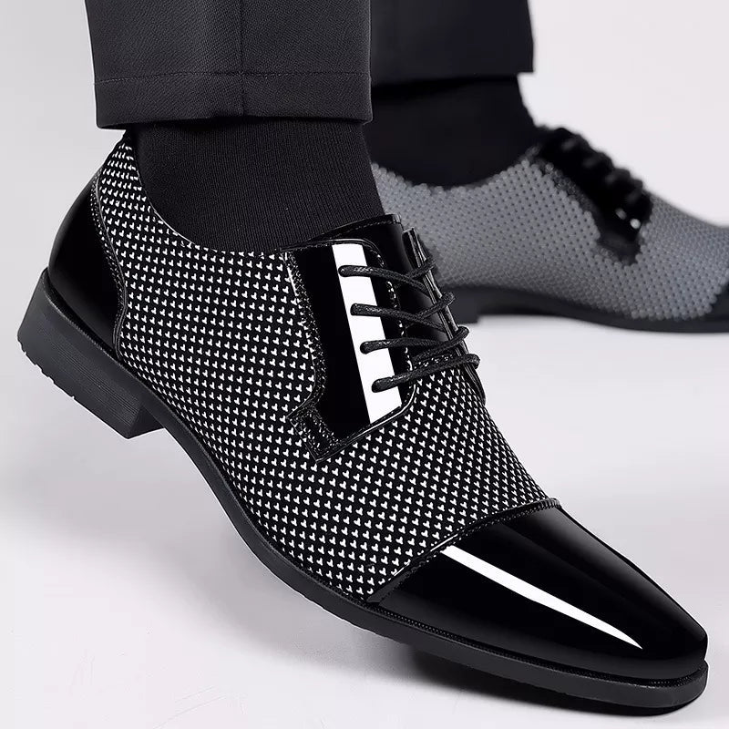 Men's Oxford Shoes with Textured Upper and Patent Toe Cap