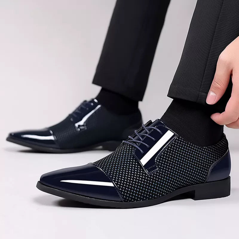 Men's Oxford Shoes with Textured Upper and Patent Toe Cap