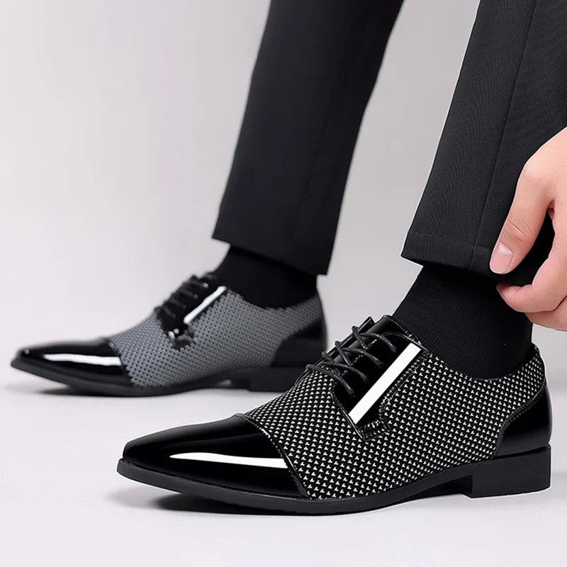Men's Oxford Shoes with Textured Upper and Patent Toe Cap