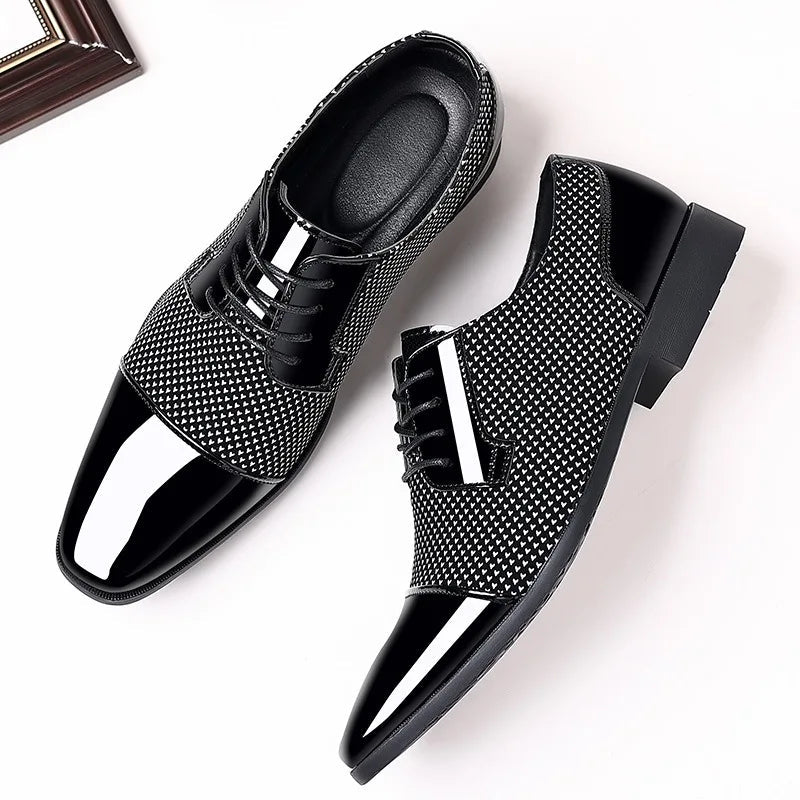 Men's Oxford Shoes with Textured Upper and Patent Toe Cap