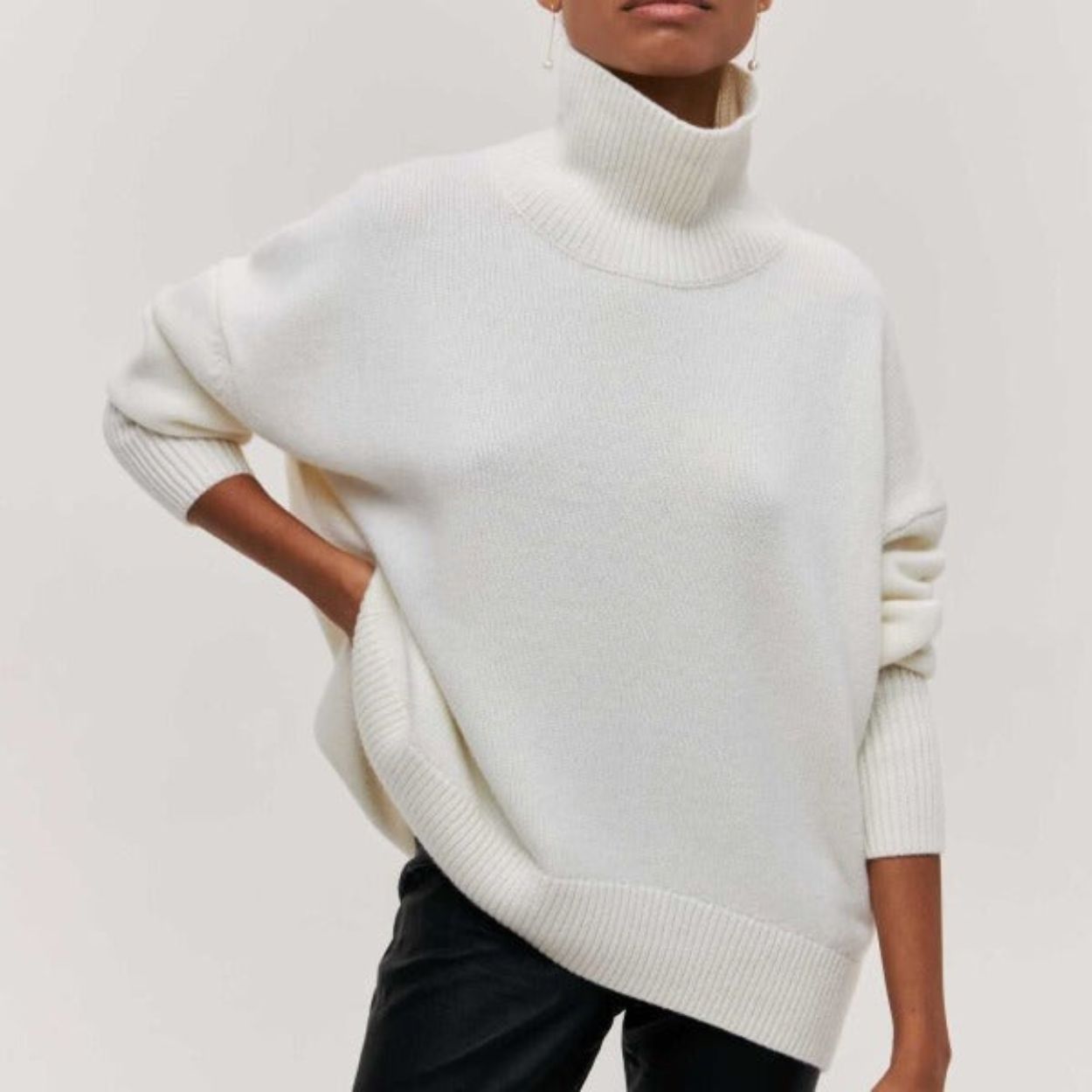 Oversized turtleneck jumper for women