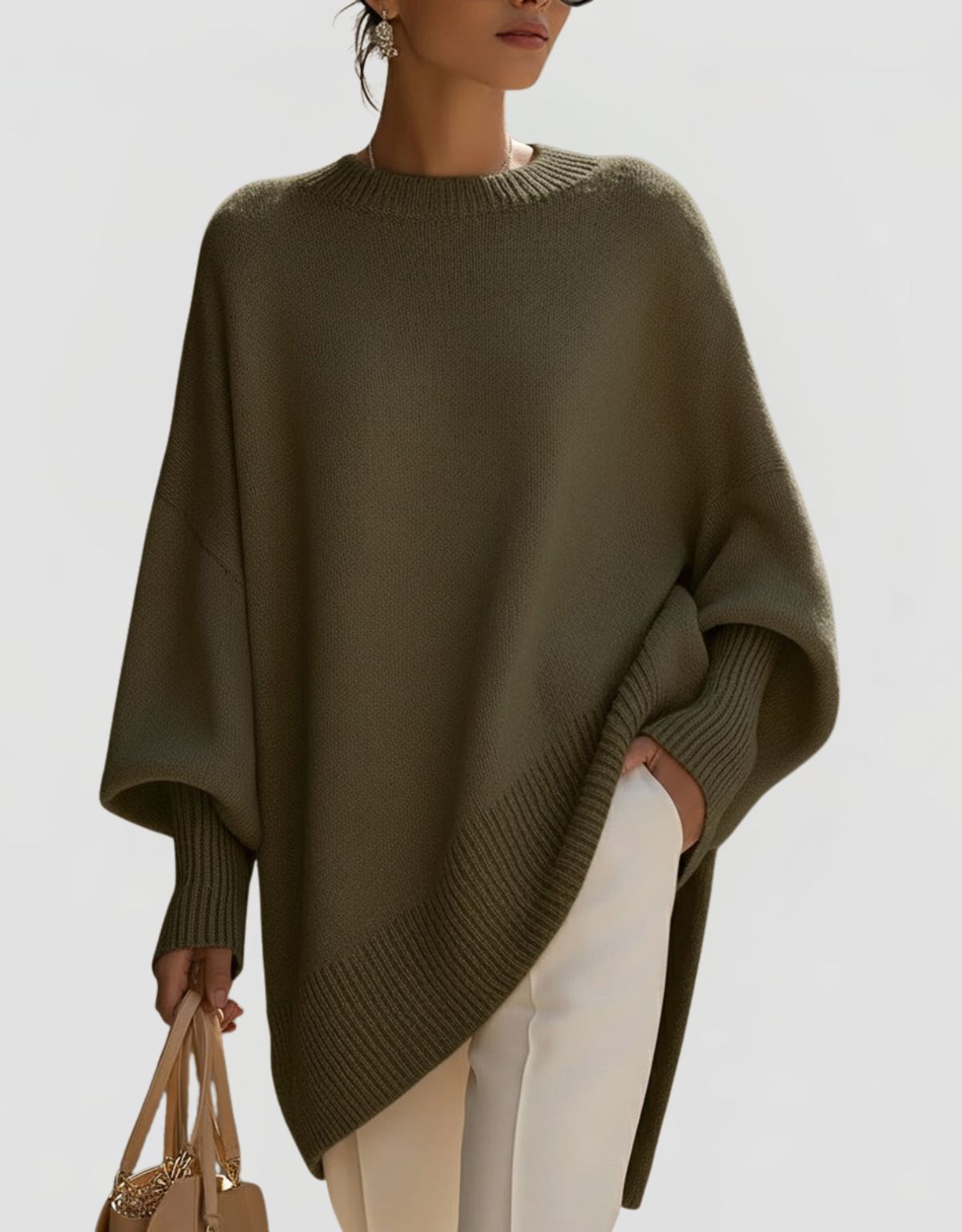 Women's Oversized Knit Jumper with Round Neck and Asymmetric Hem