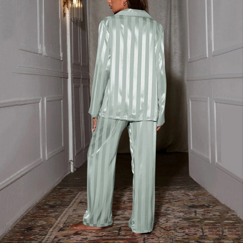 Women's Satin Look Pyjama Set with Long Sleeves and Button Closure